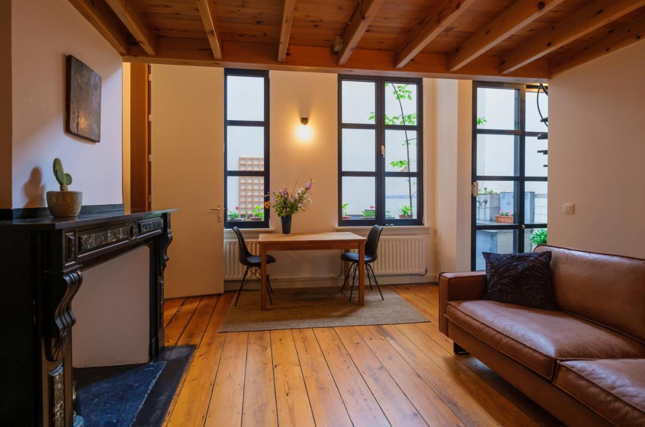 Duplex In Historical Centre With Private Courtyard Apartment Antwerp Luaran gambar